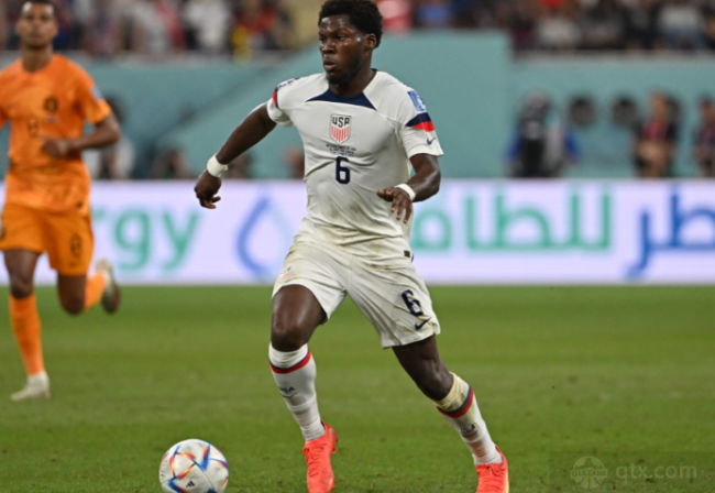 更是因为他 更是因为他