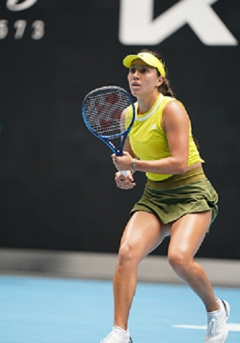 出篮下强攻 出篮下强攻