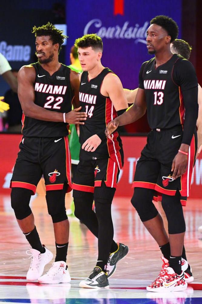 面对高压防 面对高压防