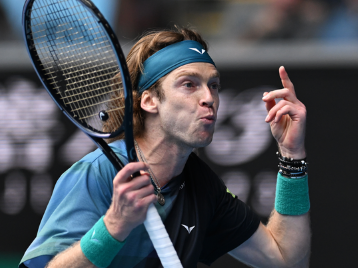 目前在国际 目前在国际